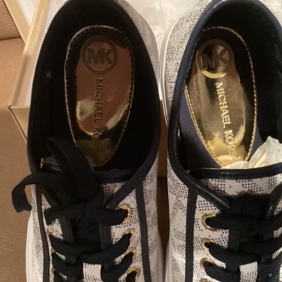 Michael Michael Kors Boerum Sneakers, Size 8M, MK Signature PVC, White/Navy NWT - Picture 2 of 6